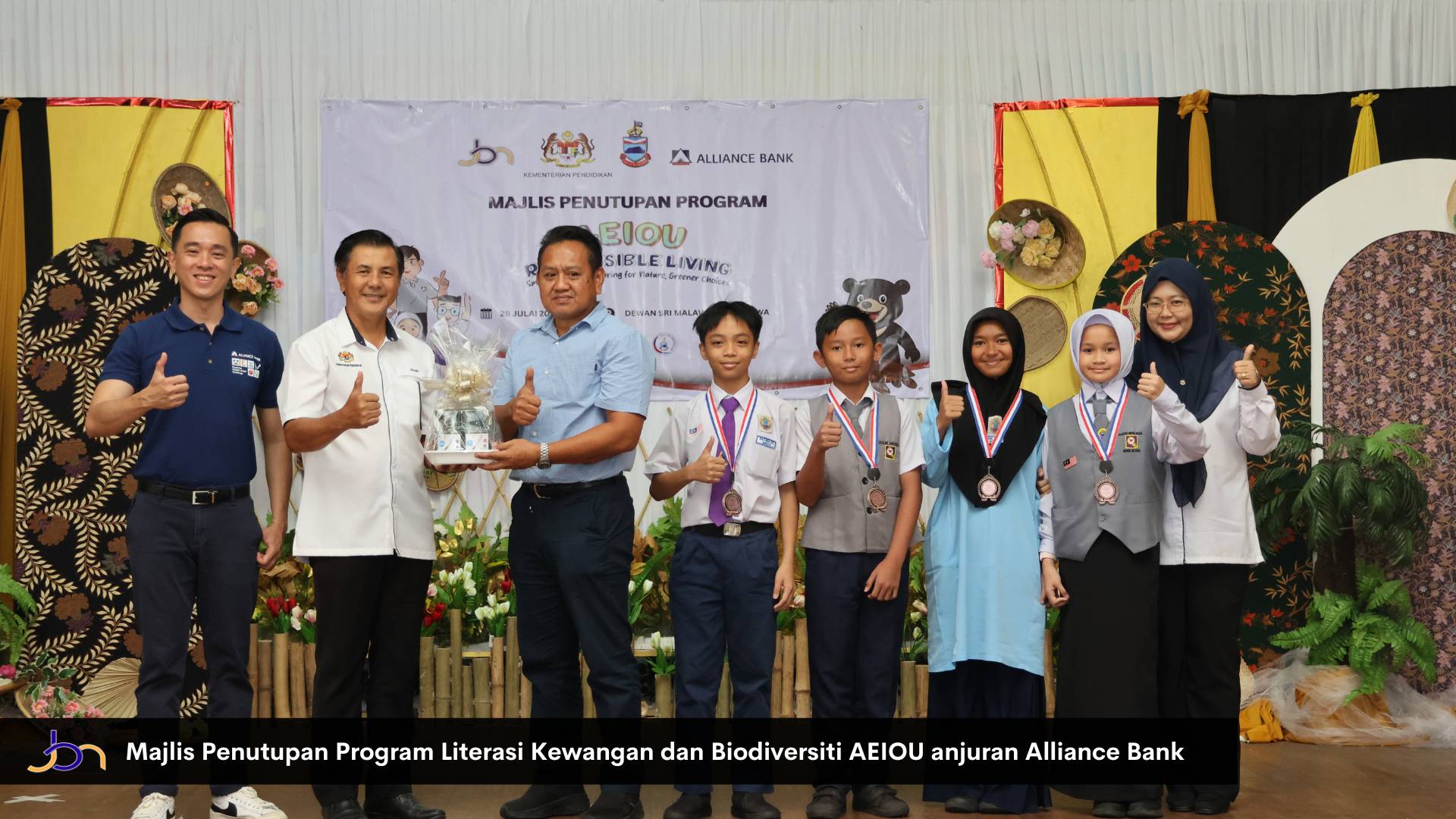 Majlis Penutupan Program Literasi Kewangan dan Biodiversiti AEIOU anjuran Alliance Bank
